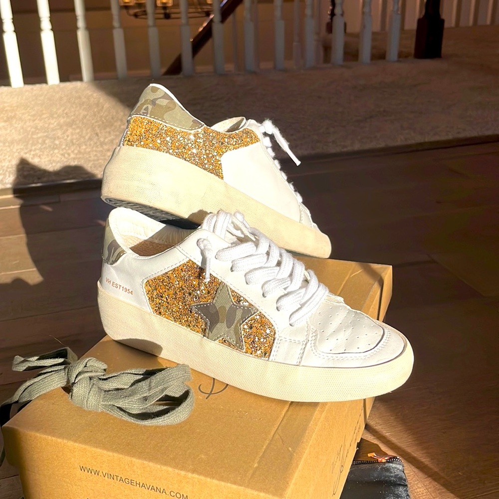 RARE Vintage Havana Gold Glitter Green Camo Star Sneakers Size 6 worn 1x w/box